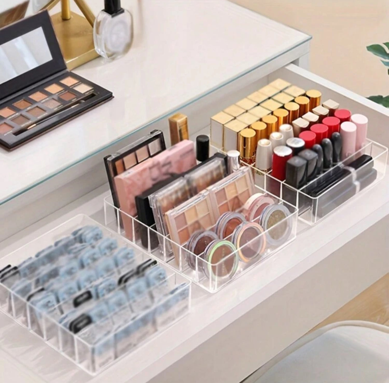 Organizador de Maquillaje Acrílico – Transparente y Elegante