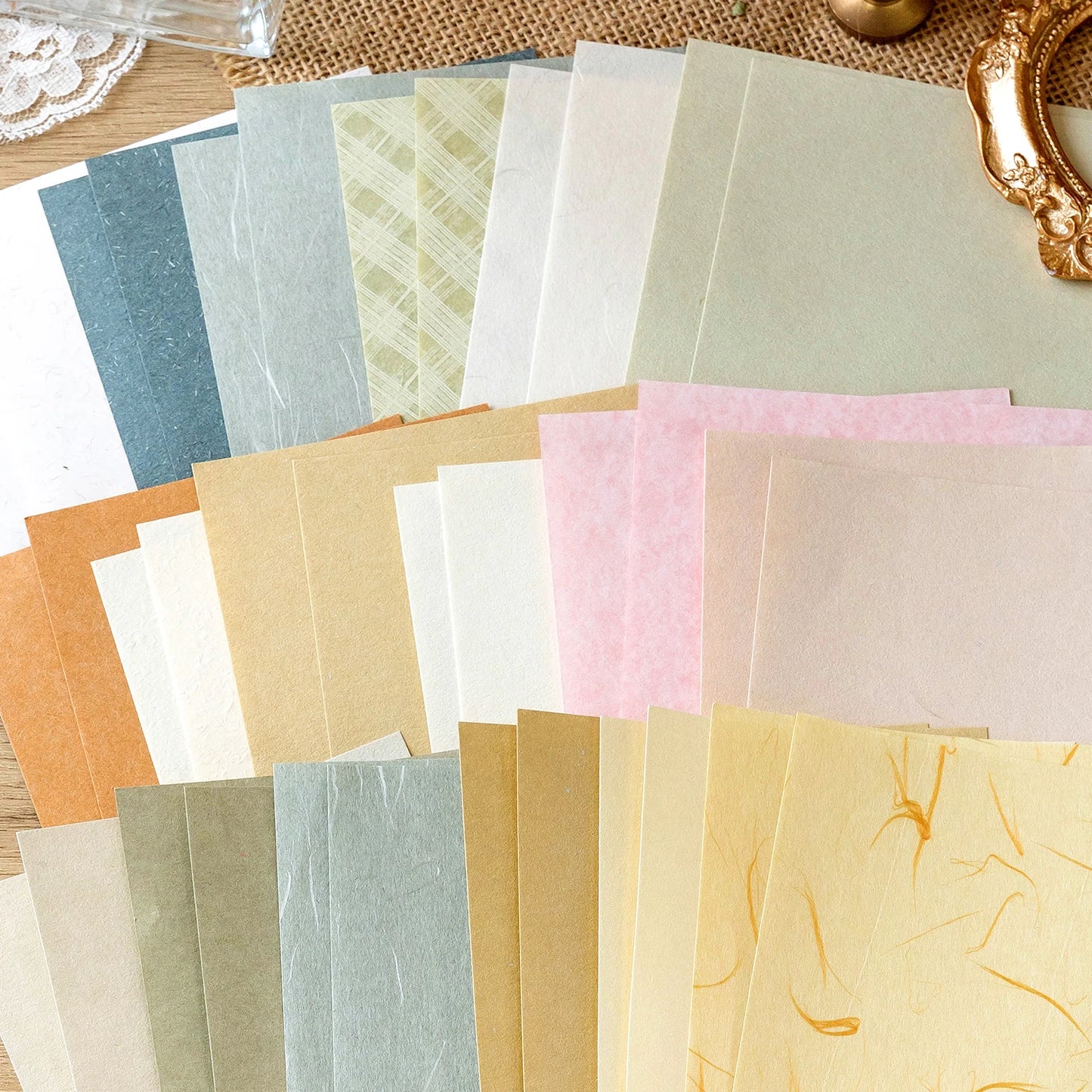 Set de 40 Papeles Decorativos Aesthetic – Scrapbooking & DIY