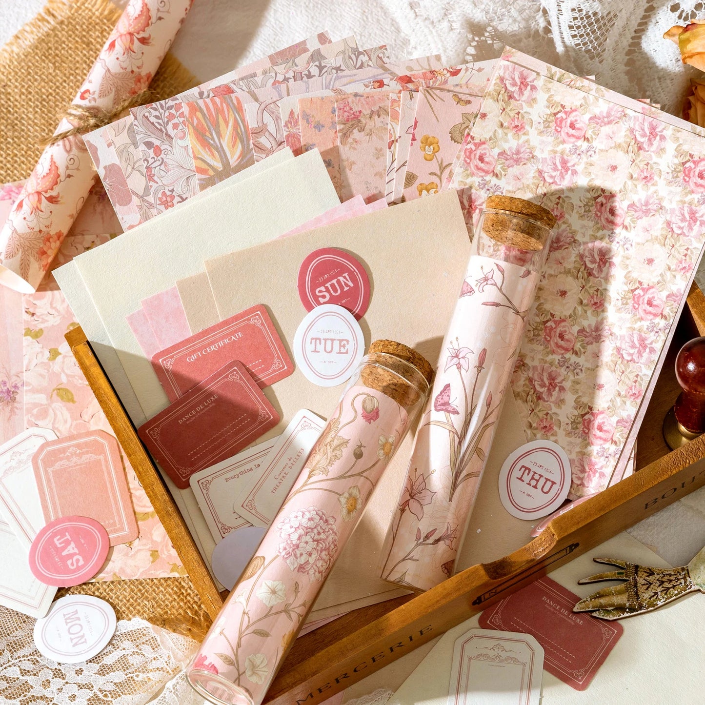 Set de 40 Papeles Decorativos Aesthetic – Scrapbooking & DIY